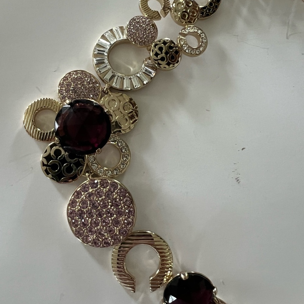Luxury Coach necklace - Picture 4 of 6